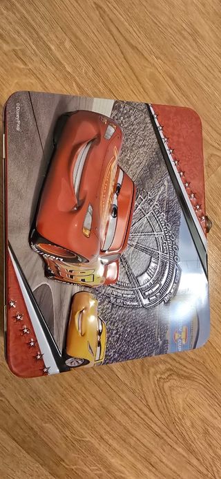2 puzzles - Caja metálica Cars
