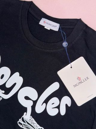 Completo Moncler: T-shirt e Shorts