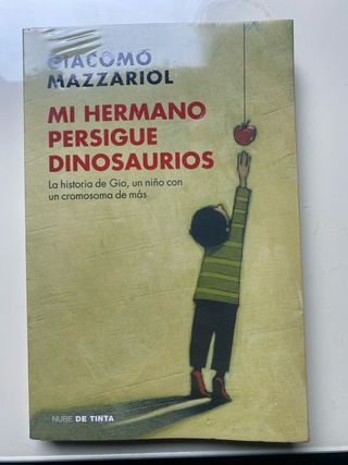 Mi hermano persigue dinosaurios