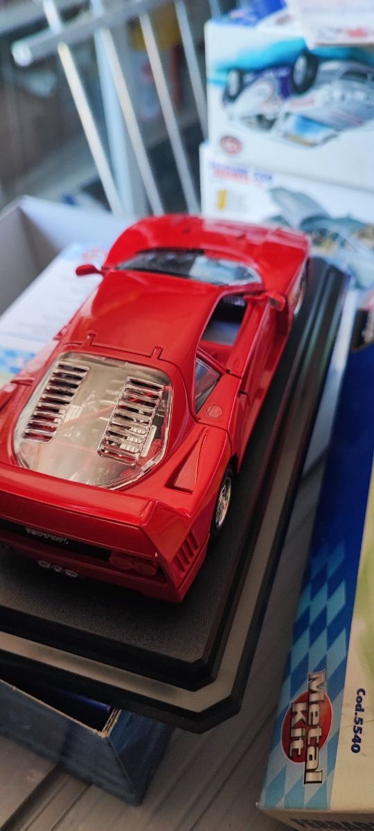 Bburago burago kit Ferrari F40 1:24