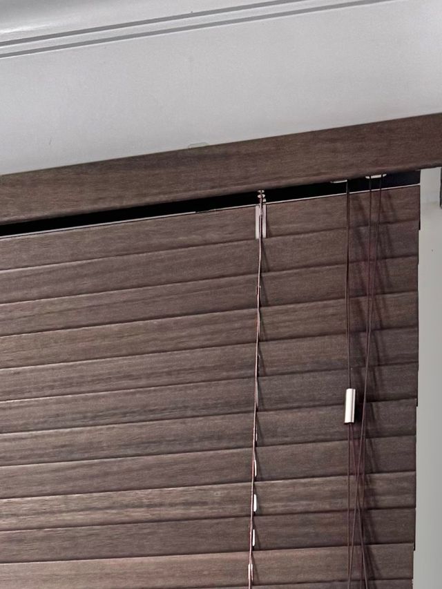 Persiane in legno di marca SAXUN