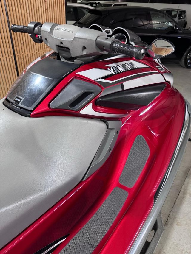 YAMAHA FZS ¡1.800cc 240cv!