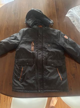 Cazadora negra invierno