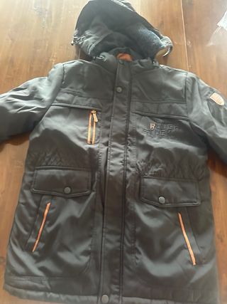 Cazadora negra invierno