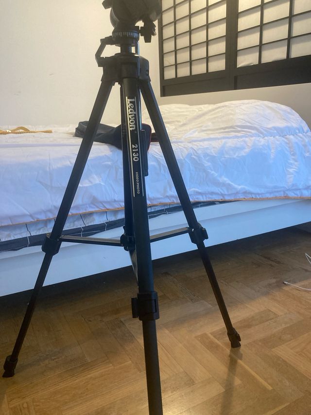 29€!!!!! CHOLLO  Trípode Ledvon 2130 - Fotos