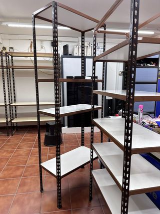 Estanterías metálicas - Carga ligera