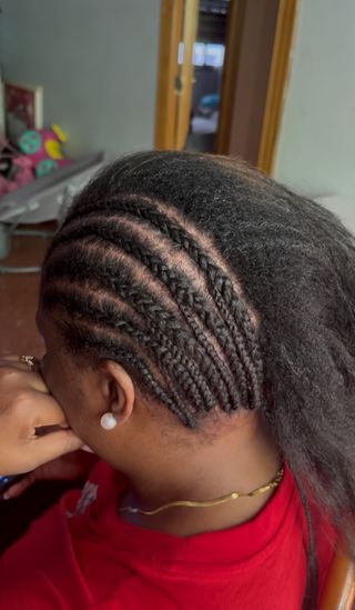 Puesta de extensiones, frontales y pelucas 