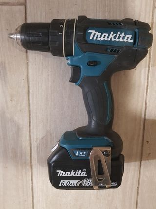 Taladro percutor Makita 18v