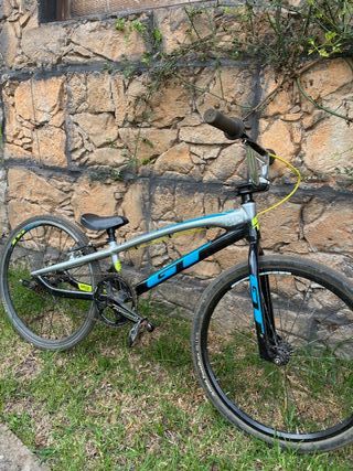 Bicicleta BMX GT Race