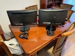 2 pantallas de ordenador de mesa marca ASUS