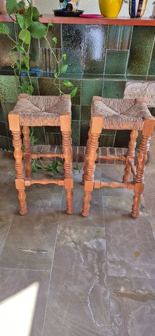 Taburetes mimbre y madera (2)