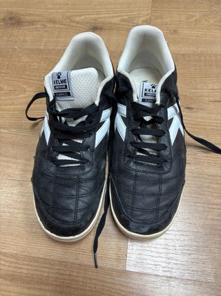Zapatillas Kelme Fútbol Sala - Negras