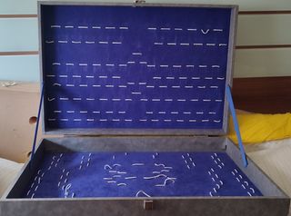 Caja doble espacio para cubiertos forrada tela