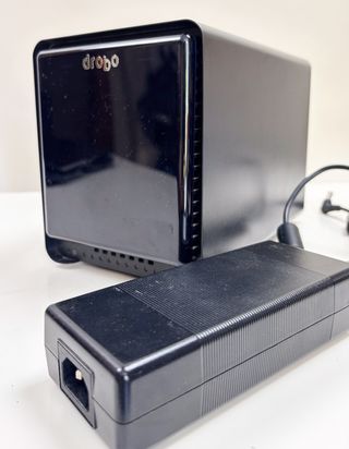 Drobo 5D - Hard Disk Enclosure