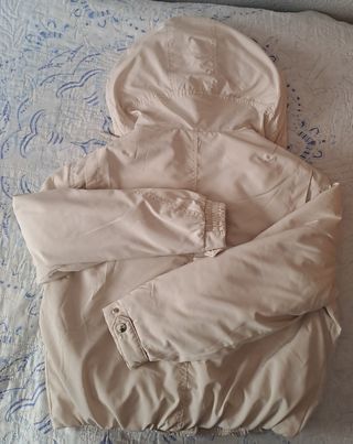 Cazadora Bershka crema