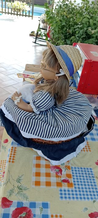 Muñeca costurera vintage