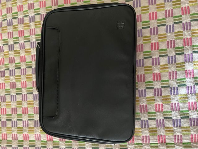 Maletín portátil cuero negro