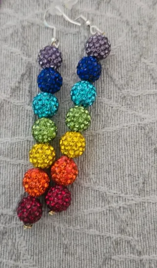 Pendientes multicolor brillantes