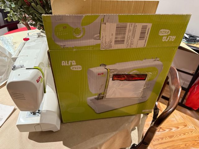 Máquina coser Alfa - Blanca - Nueva