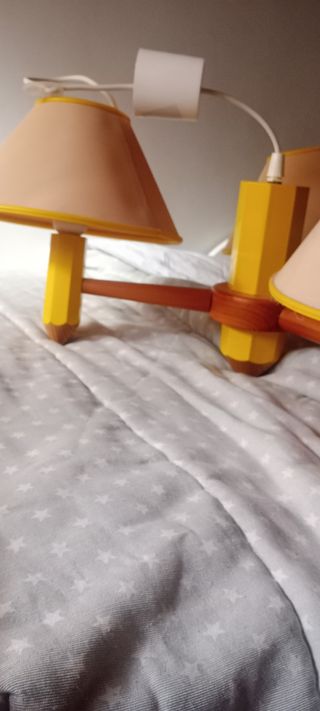 Lampara infantil 3 luces - amarilla y beige