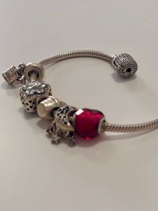 Pulsera Pandora con charms