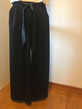 Pantalón negro pata elefante - Talla M