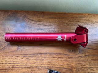 Tija Ringle Moby 27.2mm roja