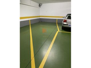 Garaje en venta en Ensanche - Sar en Santiago de Compostela