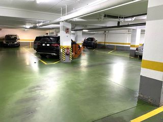 Garaje en venta en Ensanche - Sar en Santiago de Compostela