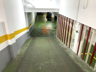 Garaje en venta en Ensanche - Sar en Santiago de Compostela