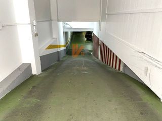 Garaje en venta en Ensanche - Sar en Santiago de Compostela