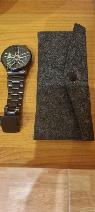 Reloj deportivo negro