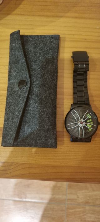 Reloj deportivo negro