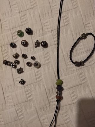 Collar y pulsera tipo Pandora