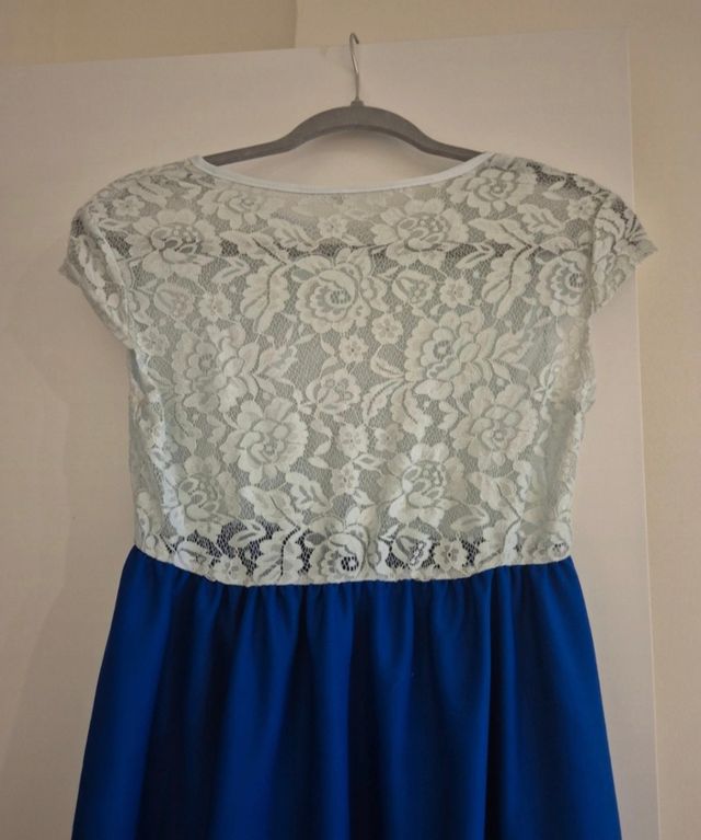 Vestido encaje azul y blanco
