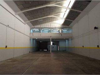 Nave industrial en alquiler en Casagemes - Canyadó en Badalona