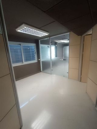 Oficina en alquiler en Eixample Nord – La Devesa en Girona