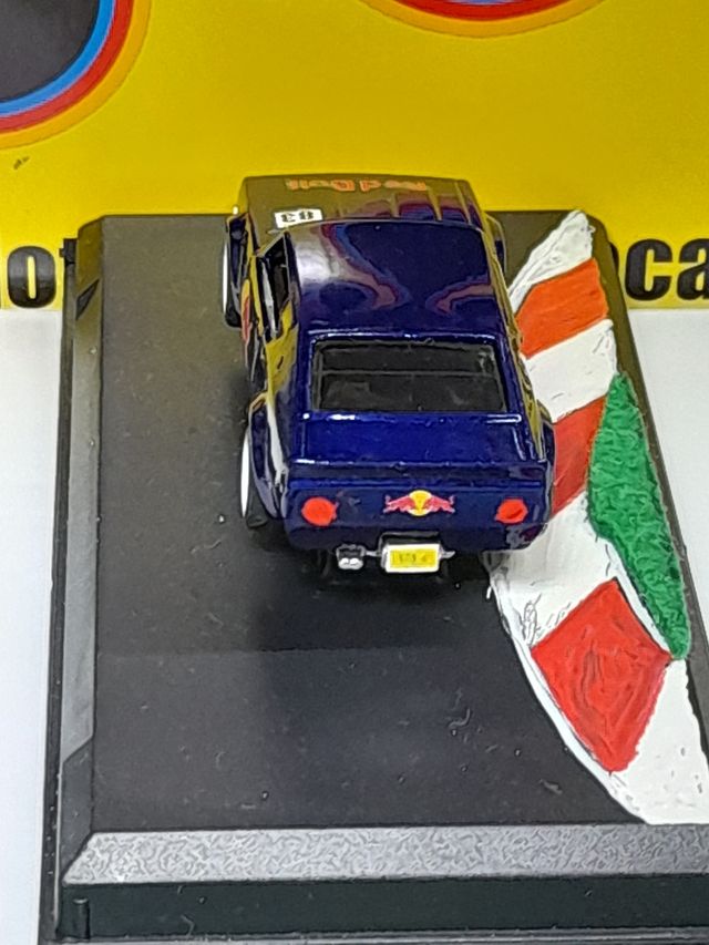Hot Wheels Nissan Skyline #83 Red Bull