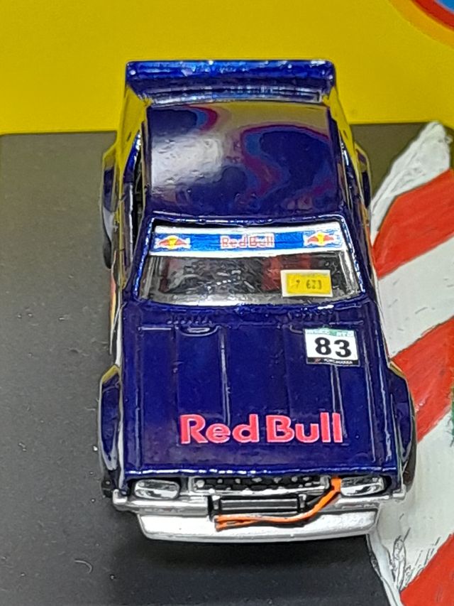 Hot Wheels Nissan Skyline #83 Red Bull
