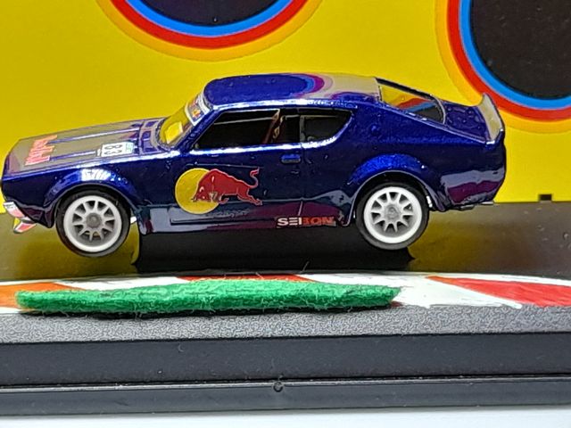 Hot Wheels Nissan Skyline #83 Red Bull