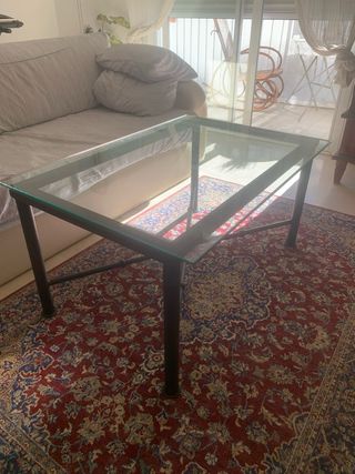 Mesa centro cristal y metal negra
