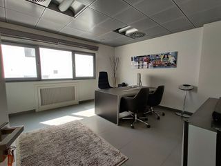 Oficina en venta en Puerto Banús en Marbella