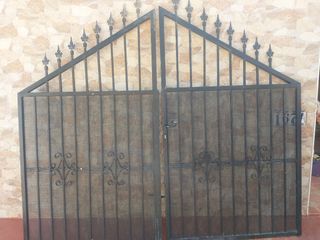 Puerta de entradA 250 de ancho y 210 de alto