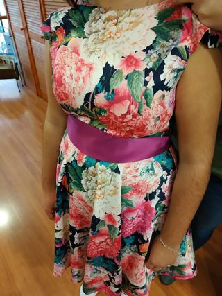 Vestido floral corto