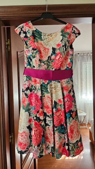 Vestido floral corto