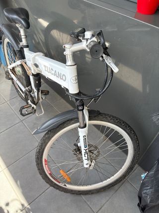 Bicicleta eléctrica Tucano plegable.
