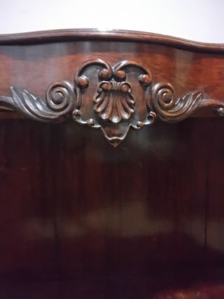 Consola antigua de caoba