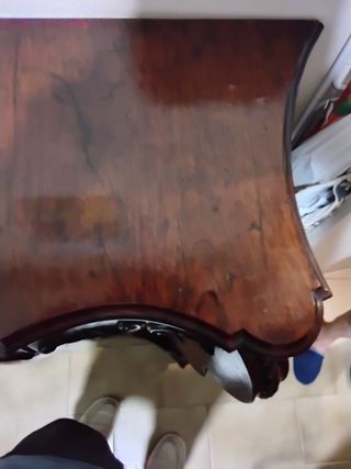 Consola antigua de caoba