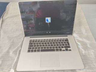 MacBook Pro 15" 2015 i7, 16 GB RAM, 256 gb