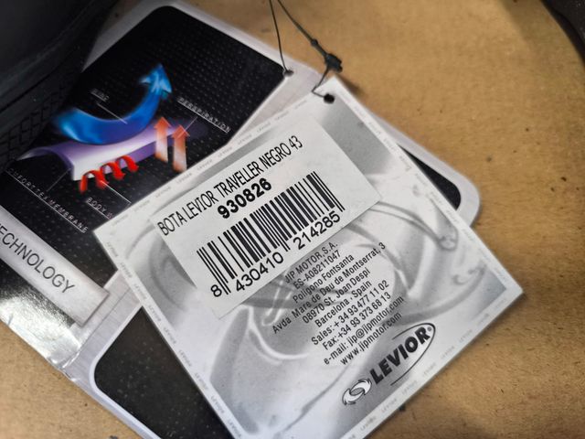 BOTAS MOTO MARCA LEVIOR NUEVAS CON DESPERFECTO